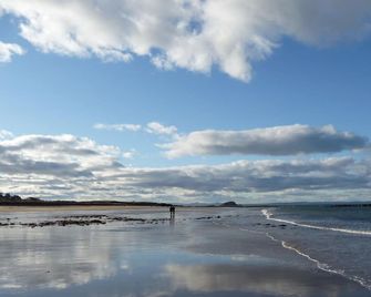 Coastal Escape | 3-Bed Apartment Near the Beach - North Berwick - Strand