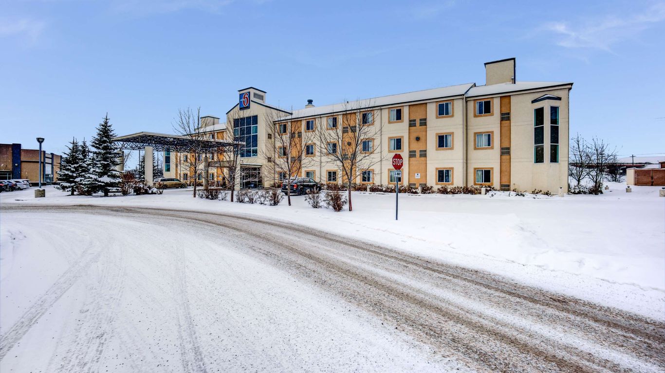 Motel 6 Red Deer