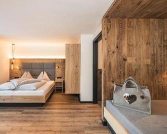 Hotel Wolf - Selva di Val Gardena - Bedroom