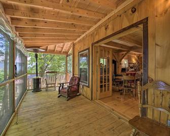 Kennebec River Cottage; 1/4 Mi to Boat Ramp! - Bath - Balcony