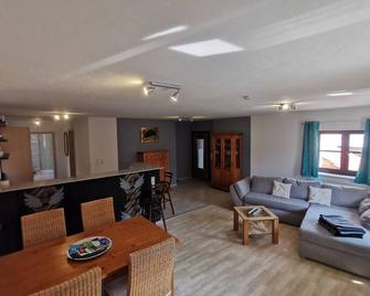 Fili's vacation apartment, vacation with pets - Kirch-Brombach - Sala de estar