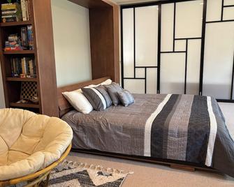 Lux Loft Plus Near Iu, Sustainable, Custom Private Apartment + Ev Charger - Bloomington - Phòng ngủ