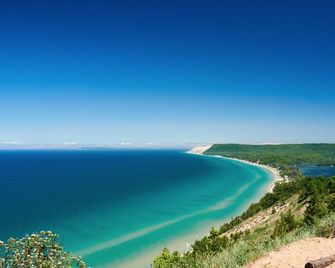 Beach l Hot Tub l Arbutus Lake l 15 min to DT TC - Traverse City - Ranta