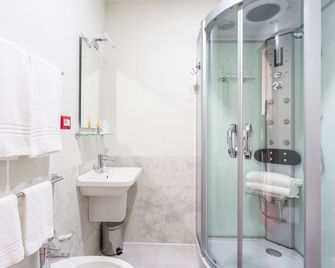Hotel Italia dormelletto - Dormelletto - Badkamer