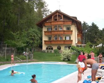 Hotel Tannhof - Caldaro - Pool