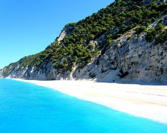 Argo Maisonettes & Suites - Vasiliki - Beach