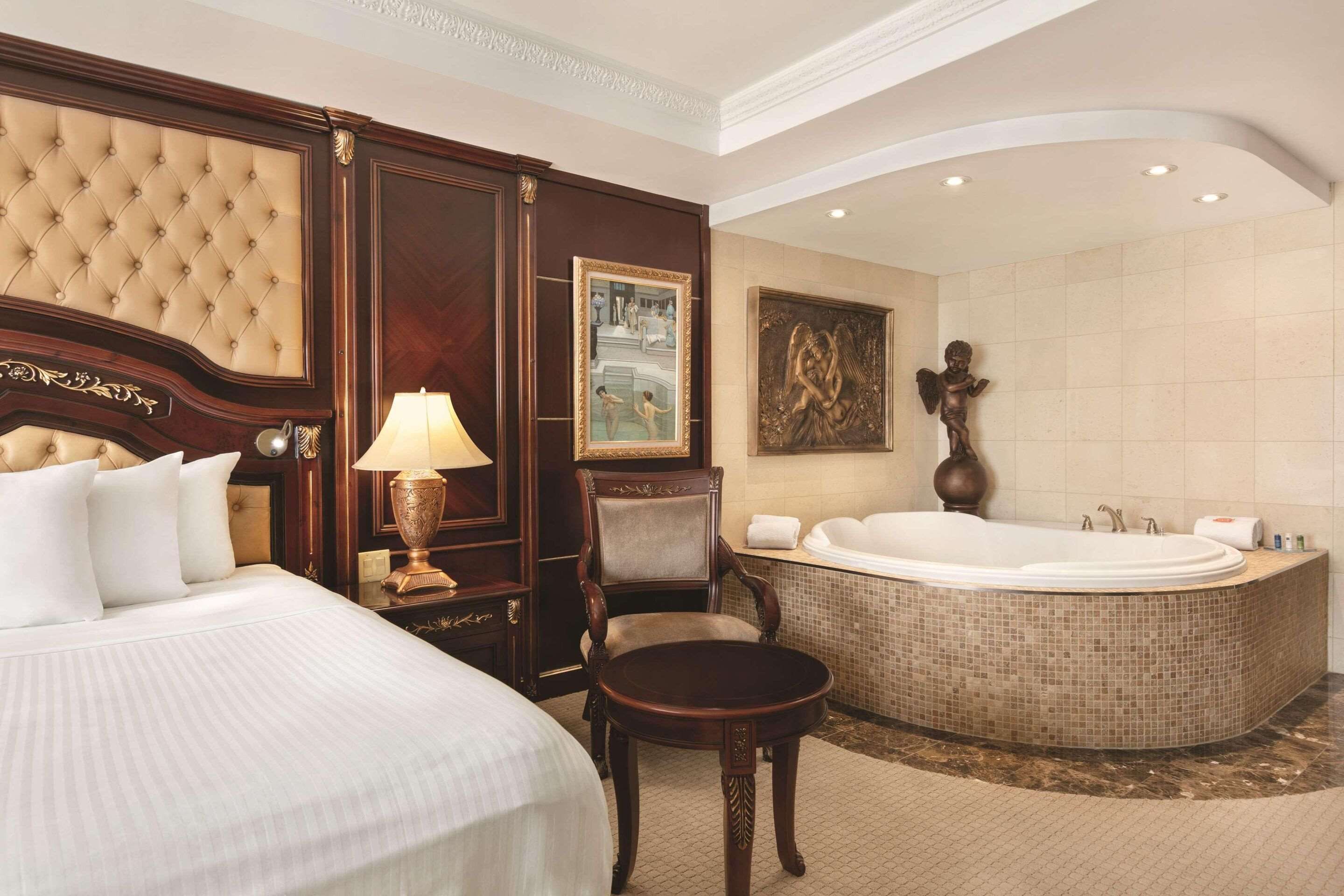 Radisson Toronto Airport West thumbnail 3