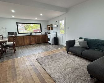 Swansea Coastal Retreat Near Sea & Iga - Swansea - Huiskamer