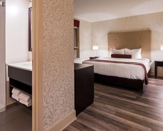 Best Western Plus Montreal Downtown-Hotel Europa - Montreal - Bedroom