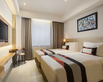 Yellow Star Ambarukmo Hotel - Yogyakarta - Habitación