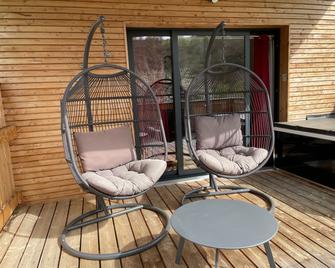 Le Volcan des Sens, chambres d'hotes de luxe et SPA privatif - Blesle - Patio