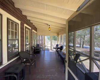 4BR Pocono home on Skytop property with access to many resort activities/dining - Skytop