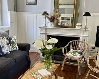 Exceptional near Hossegor apartment in mansion with pool and park - Saubion - Sala de estar