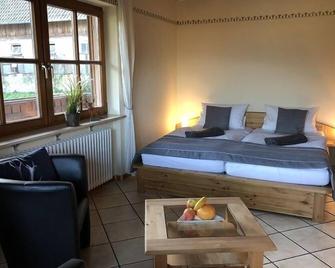 Ferienwohnung \'Sonnenschein\', 80qm, 2 Schlafzimmer, max. 5 Personen - Seelbach - Спальня