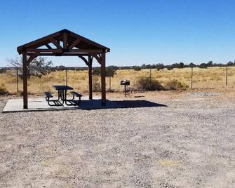 075A Affordable Getaway near South Rim Sleeps 2 - Valle - Patio