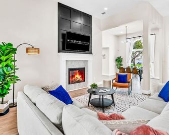 Newly Renovated, Spacious & Modern | The - Rockwall - Huiskamer