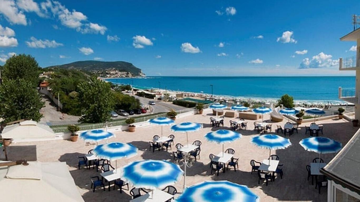 Hotel Numana Palace
