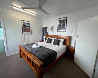 Essex Court - Beach House Motel - Townsville - Schlafzimmer