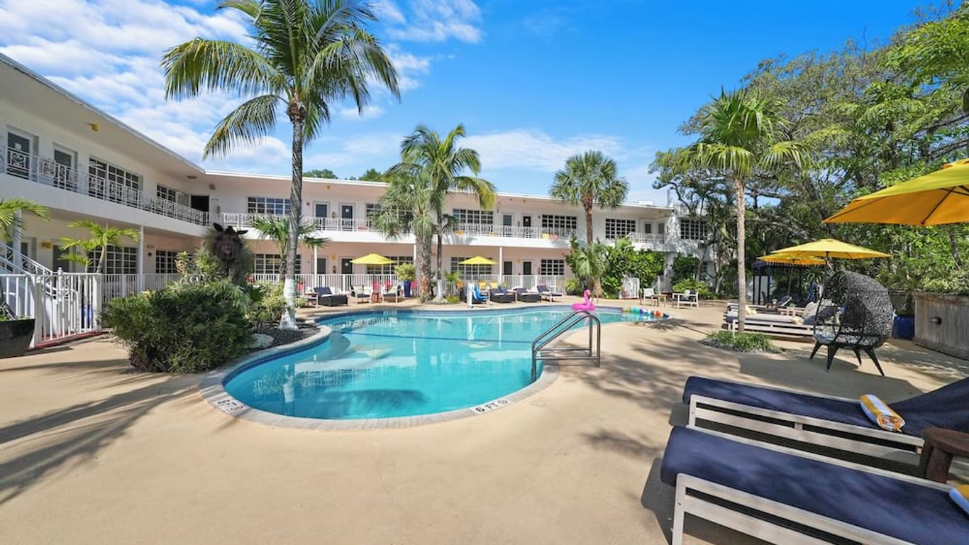 Tradewinds Apartment Hotel Miami Beach