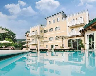 Landhotel Eichingerbauer - Mondsee - Piscina