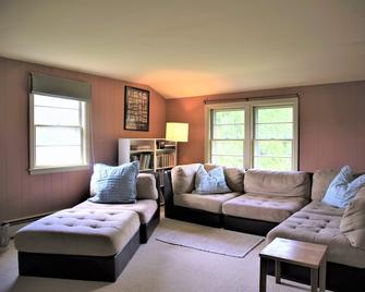Padanaram Harbor - Dartmouth - Living room
