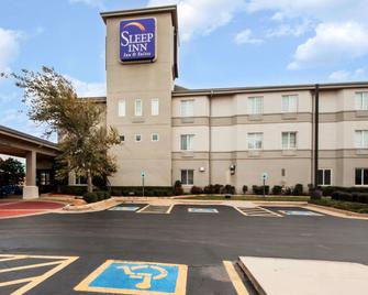 Sleep Inn and Suites Edmond near University - Edmond - Building