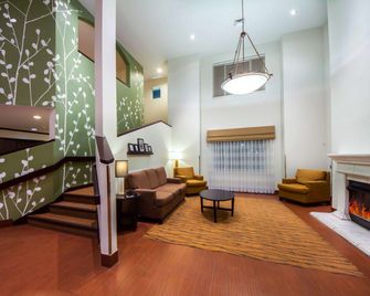 Sleep Inn and Suites Edmond near University - Edmond - Piscina