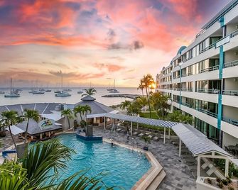 Gorgeous Beachfront Ground Floor 2 Bedroom 2 Bath Condo - Simpson Bay - Basen