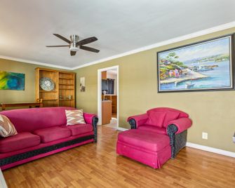 Exotic Dreams Resort Adults Only - Palm Springs - Living room