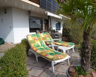 Comfort FEWO in a quiet south-facing slope, with Trifelsblick, great view, 68 qm2 - Albersweiler - Patio