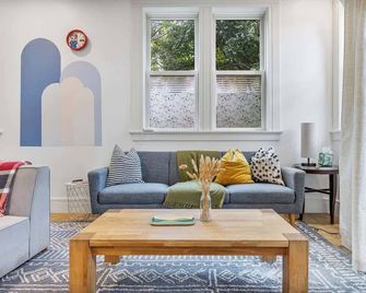 #urban Elegance 3br With Parking Near Uc Bart & Downtown - Berkeley - Wohnzimmer