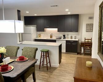 Getaway At Chamblee - Dunwoody - Kitchen