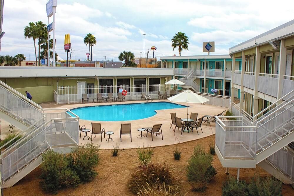 Spanish Trails Inn - Laredo Hotel - Laredo - Bazén