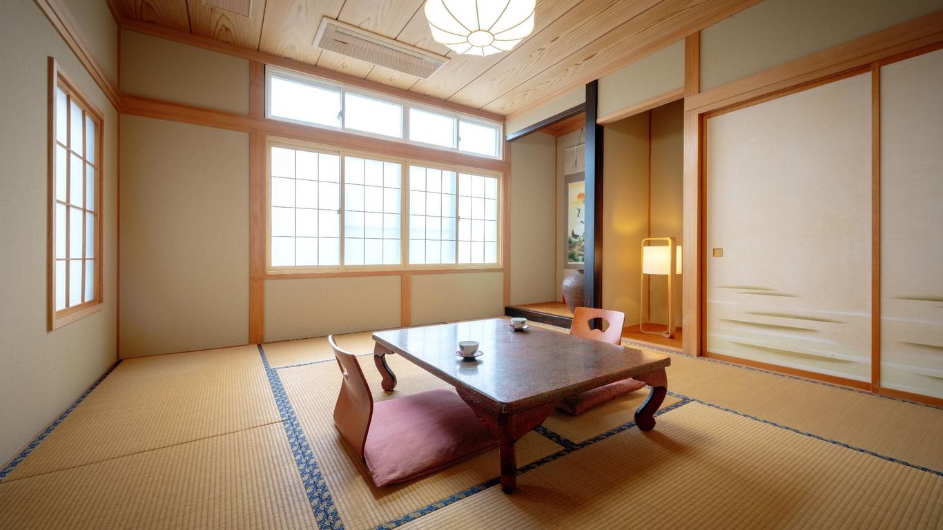 カフェ & ゲストハウス かぢや旅館