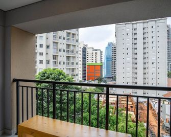 Ministro Ferreira Alves - Sao Paulo - Ban công