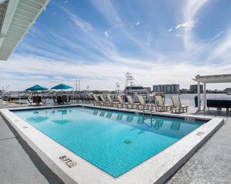 Inn on Destin Harbor, an Ascend Collection Hotel - דסטין - בריכה
