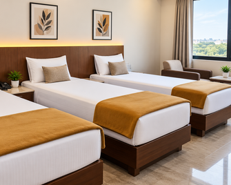 Hotel Nirantara Residency - Hassan - Bedroom