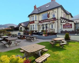 The Gladstone - Penmaenmawr - Building