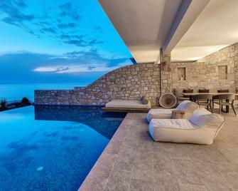 Aliv stone suites & spa - Agios Nikolaos - Pátio