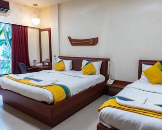 Konark Residency Malvan - Mālvan - Bedroom