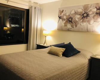 Newly Remodeled Modern Condo + Free Parking Waikiki - ホノルル - 寝室