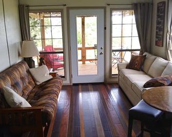 Zannabella -Valley View Lodge - scenic views-breakfast included - Ingram - Sala de estar