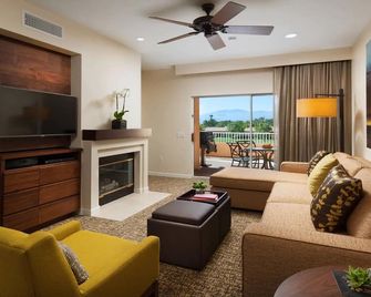 2 Bedroom Lock-off - Westin Mission Hills Villas - Full Resort Access - Rancho Mirage - Living room