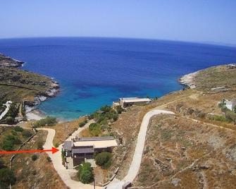 4 bedroom luxury villa, on secluded wind-less beach, tranquil, on-site support - Pisses - Edificio