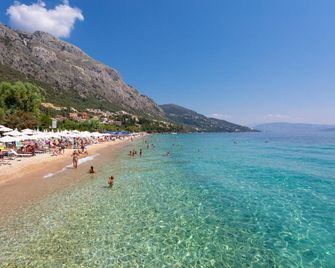 Villa Mavrikia - Roda - Beach