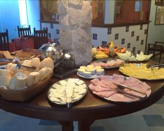 Pousada Telhado Azul - Vila do Abraao