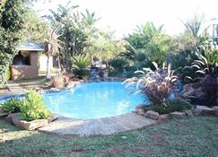Manong Game Lodge - Lobatse - Pool