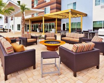 TownePlace Suites by Marriott Dothan - Дотан - Патіо