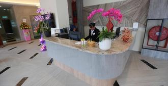 Pantai Regal Hotel - Kuantan - Recepción