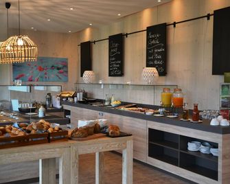 Familotel Strandkind - Neustadt in Holstein - Buffet
